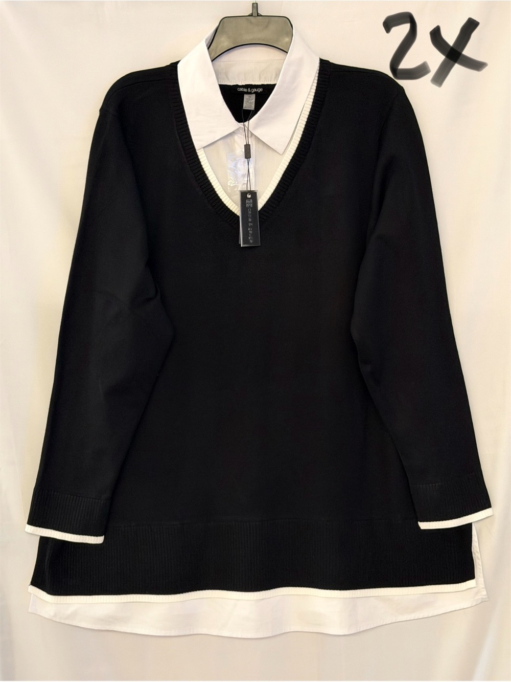 Cable & Gauge Black V-Neck Layered Pullover with White Trim